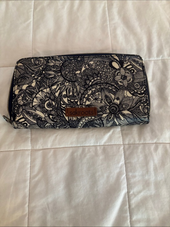 Sakroots Handbags - Sakroots Black & Cream Floral-Print Zip Wallet